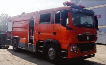 重汽8噸泡沫消防車