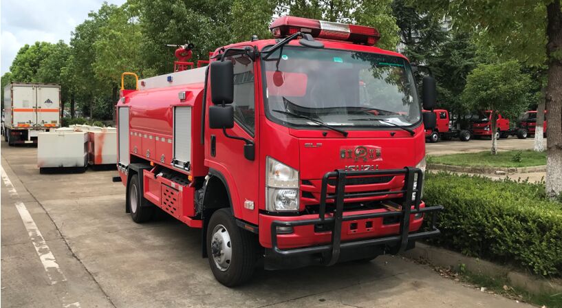 慶鈴四驅(qū)5噸供水車