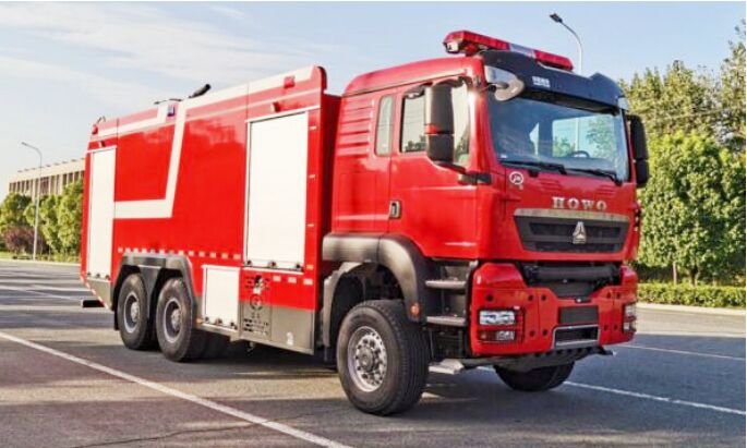 重汽18噸泡沫消防車