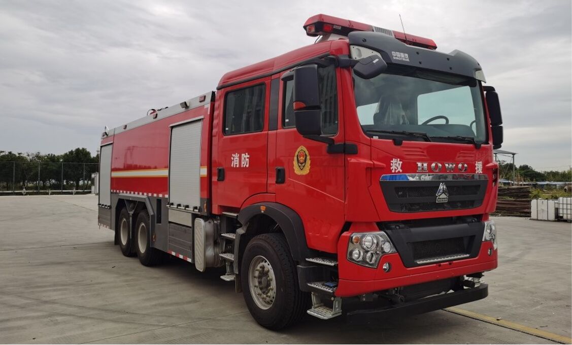 BLT5330GXFPM180/Z6型泡沫消防車