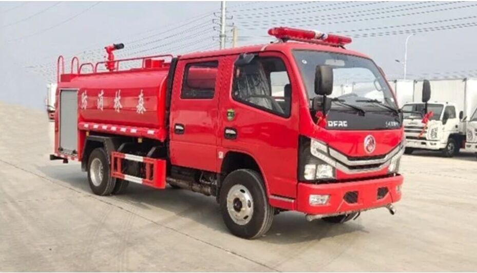 東風(fēng)雙排座消防灑水車