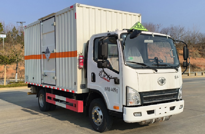 解放4米1雜項(xiàng)物品廂式運(yùn)輸車(chē)