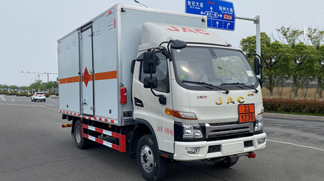 江淮駿鈴易燃液體廂式運輸車