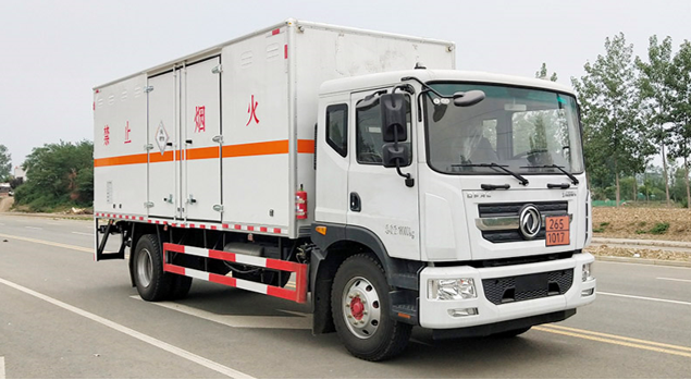 東風D9毒性物品廂式運輸車