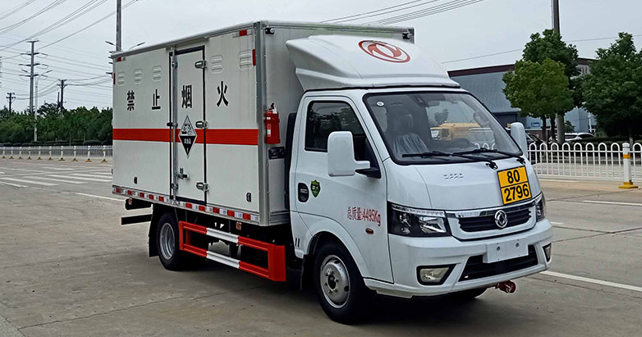 東風(fēng)途逸腐蝕性物品廂式運輸車