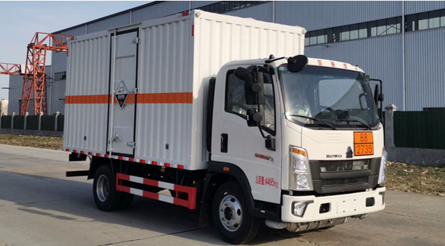 重汽豪沃腐蝕性物品廂式運輸車